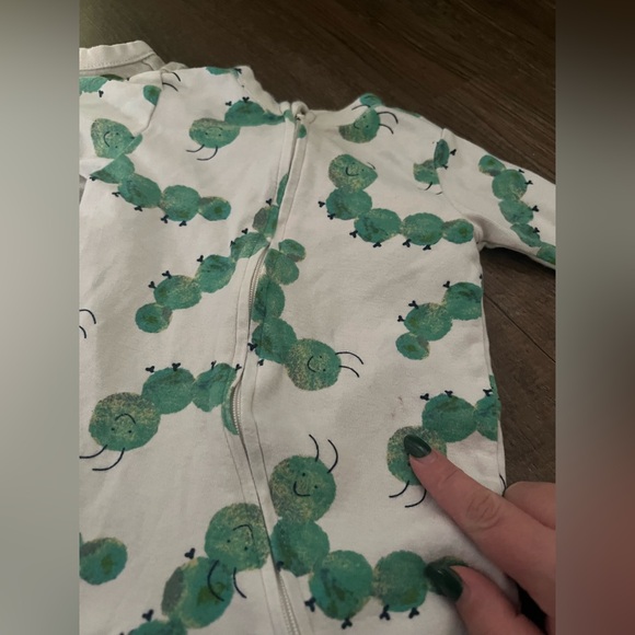 Old Navy - 2 Way Zipper Sleeper Bundle - Caterpillar and Avocados - Size 0-3 M - Picture 2 of 5